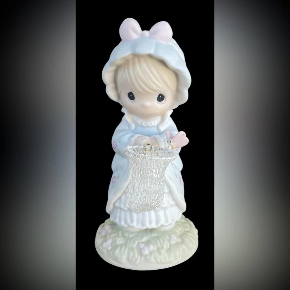 Precious Moments Figurine - Picture 3 of 10